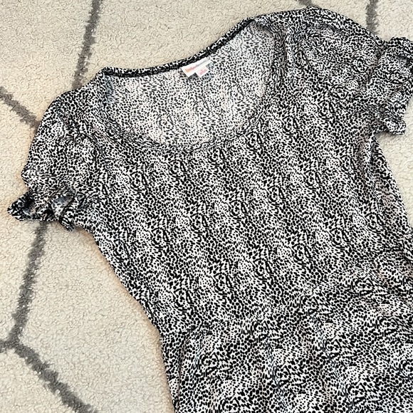 LuLaRoe Riley 👗 - Picture 2 of 4